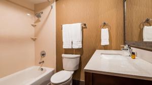 Queen Room with Two Queen Beds room in Best Western Plus Portland Airport Hotel & Suites