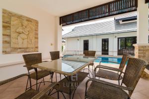 4 Bedroom Private Bali Style Villa HH6