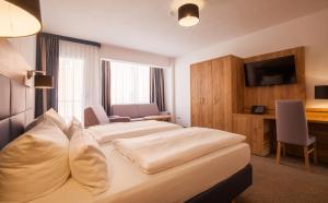 Comfort Double Room room in City Hotel Valois