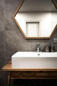 Modern and spacious loft type apartment 8 with free private parking by "Owl Jazz Apartments"