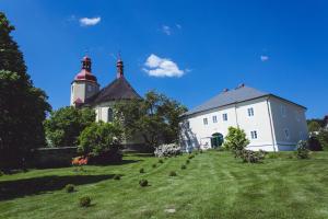 Namas Baroque mansion Czech Paradise 1750 A. D. Mala Skala Čekija