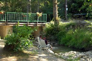 Campings Camping La Ferme de Castellane : photos des chambres