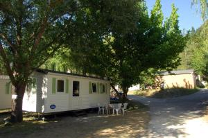 Campings Camping La Ferme de Castellane : photos des chambres