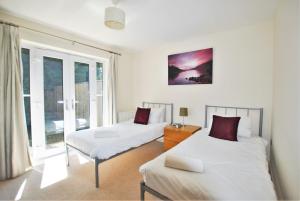 Spacious 2-Bedroom Apartment with Parking in Windsor 4LA