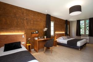 Hotels Hotel La Hoirie : photos des chambres