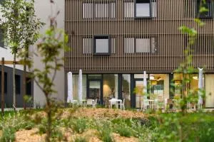 Hotel Enight - 格拉迪尼昂