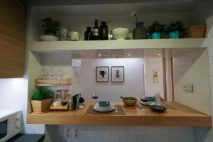 Superior Central Apt|3min to Metro|AC|Netflix|iMac