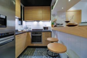 Superior Central Apt|3min to Metro|AC|Netflix|iMac