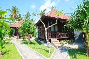 Mega Cottages