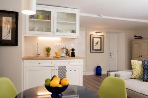 Theotoki Liston Suite