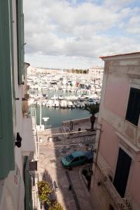 One-Bedroom Apartment with access to terrace - upper floor