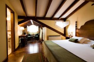 Airas Nunes by Pousadas de Compostela