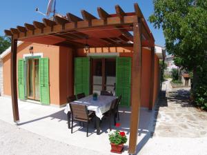 Characteristic house near Vodnjan with private pool and spacious garden