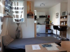 Appartements Le Charleston 3p 5 minutes Disney Parking gratuit Terrasse : photos des chambres