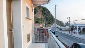 Deluxe Double Room with Balcony and Sea View