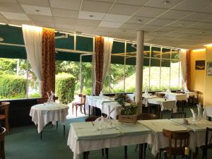 Hotels Logis Terrasse Hotel : photos des chambres