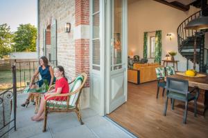 Chai du Chateau de Morteuil