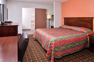 King Room - Non-Smoking room in Americas Best Value Inn Richmond