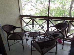 Flat Fazenda Cond Monte Castelo-Ao lado da Piscina