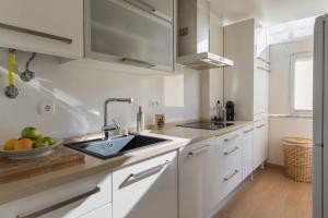 2 Bedroom Belem Wonder by LovelyStay