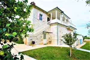 Apartment Marija Kaštelir - Babići