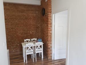 Apartament 2 pokoje z prywatnymi łazienkami Centrum Poznań