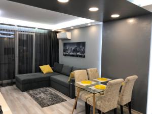 Brand new, luxury city apartment