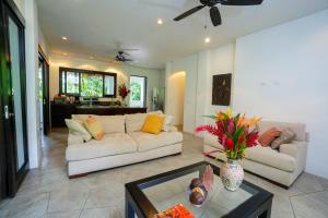 Makara Mono Suite 2nd Floor