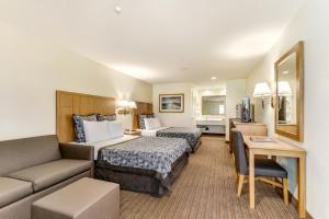 Executive Queen Room with Two Queen Beds room in Anaheim Desert Inn & Suites