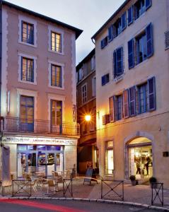 2 stern hotel Hôtel Le Coin des Halles Cahors Frankreich