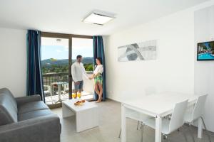 Premium Apartment with Unlimited Brunch room in HSM Lago Park Apartments