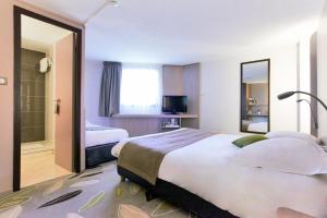 Hotels Kyriad Hotel Nevers Centre : Chambre Triple