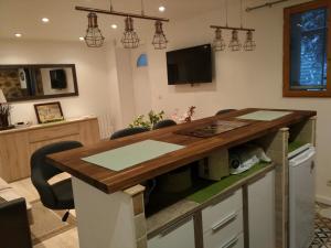 2 pièces, Proche centre ville, GIP ASFO, Jardin et Parking Privatifs