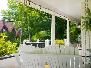 Farmhouse Inn B&B