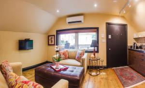 Avery House B&B