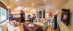 Avery House B&B