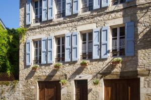 Maisons de vacances Belle maison de maitre - Piscine et jardin prives - Au coeur du village medieval de Caylus - 4 personnes - Garage : photos des chambres