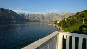 PENTHOUSE STOLIV Villa located 5 meters from the sea SPA-Pool Exclusive Terrace,Private Jetty Sunbeds, Pebble Beach, Secluded location Total area 375m2 at your disposal