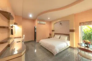 Martina Hotel Surin - Tha-Tume