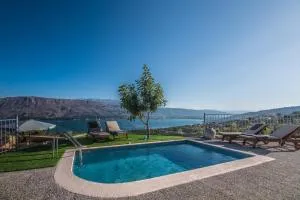 Istros Villas, infinite blue, By ThinkVilla - Pithárion