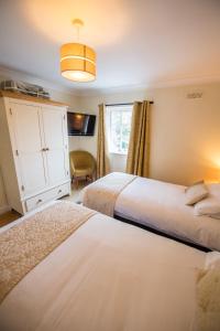 Twin Room room in The Grove Hotel