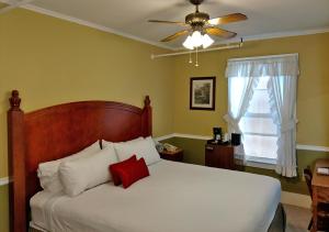 Family Suite room in Thayers Inn