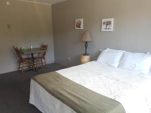 The Spirit Rock Outpost & Lodge