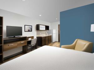 WoodSpring Suites Fargo North Near NDSU