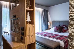 Suite with Balcony room in Hotel La Vetta