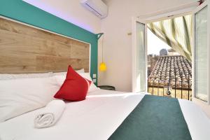 Double Room with Balcony - Separate Building room in Modica Old Town Rooms