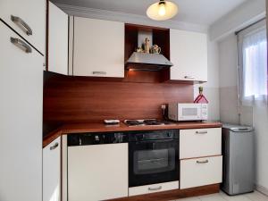 Nestor&Jeeves - PALAIS RENOIR - By sea - Free parking