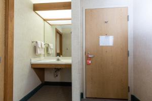 Skylight Inn Room with 2 Queen Beds- No Pets room in Commodores Inn
