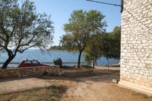 One-Bedroom Apartment with Terrace and Sea View room in Apartments by the sea Sveti Ivan Umag - 7002