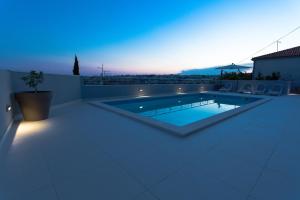 Charming modern house with the new swimming pool apartment Maya 2
